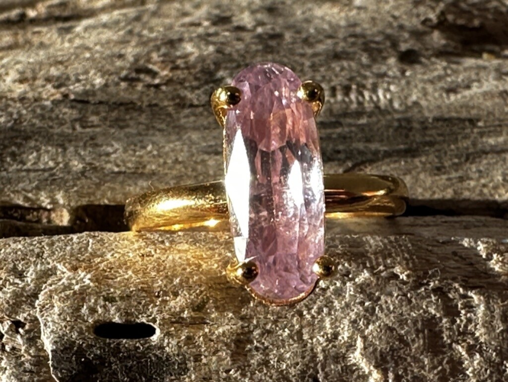 THE KUNZITE CANDY Ring