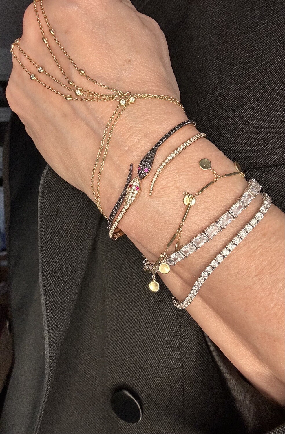 THE OVERSIZED TENNIS BRACELET