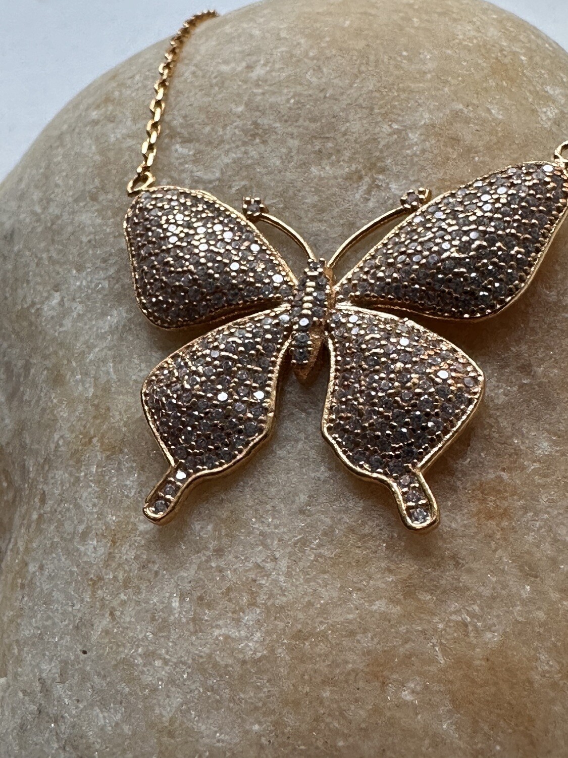 THE WHITE BUTTERFLY necklace