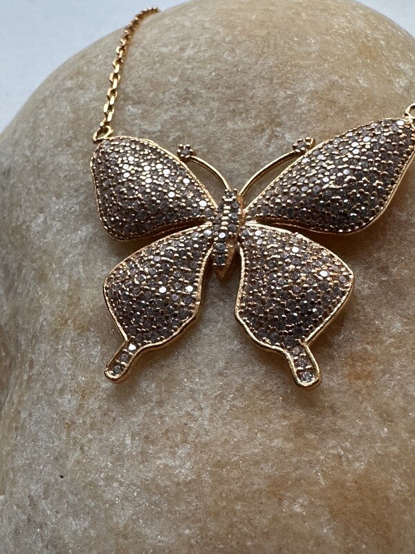 THE WHITE BUTTERFLY necklace