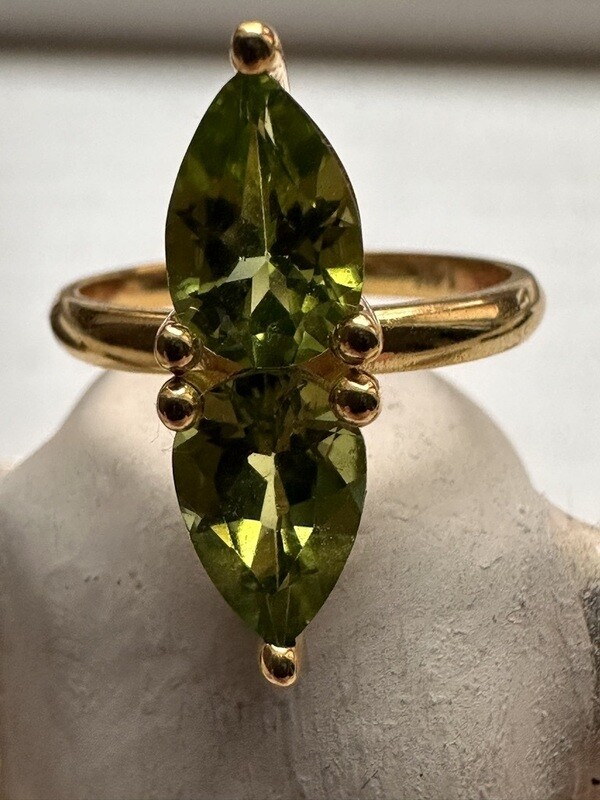 THE DOUBLE PERIDOT CANDY Ring