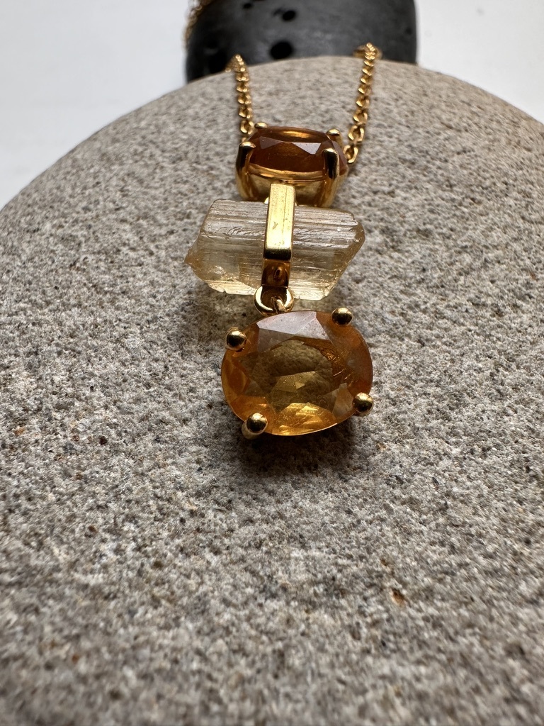 THE CITRINE AND DIAMONDS Necklace