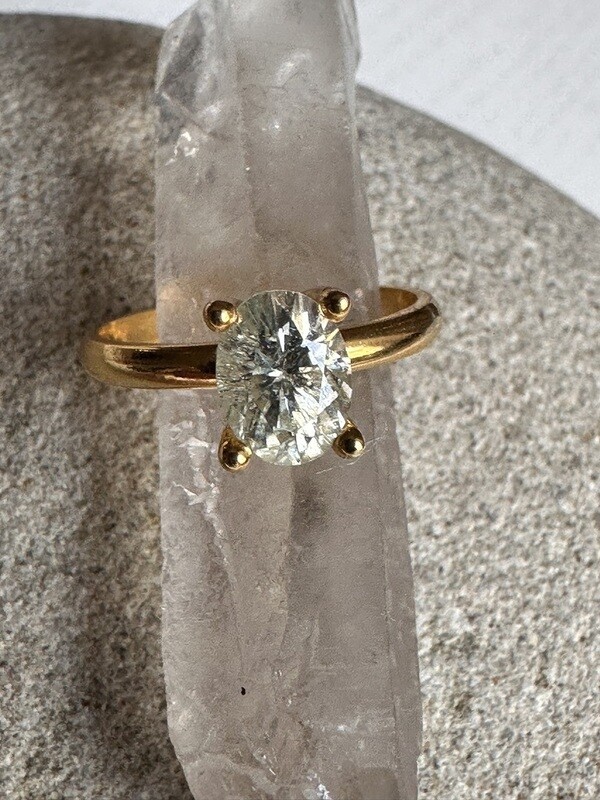 THE MOISSANITE CANDY Ring