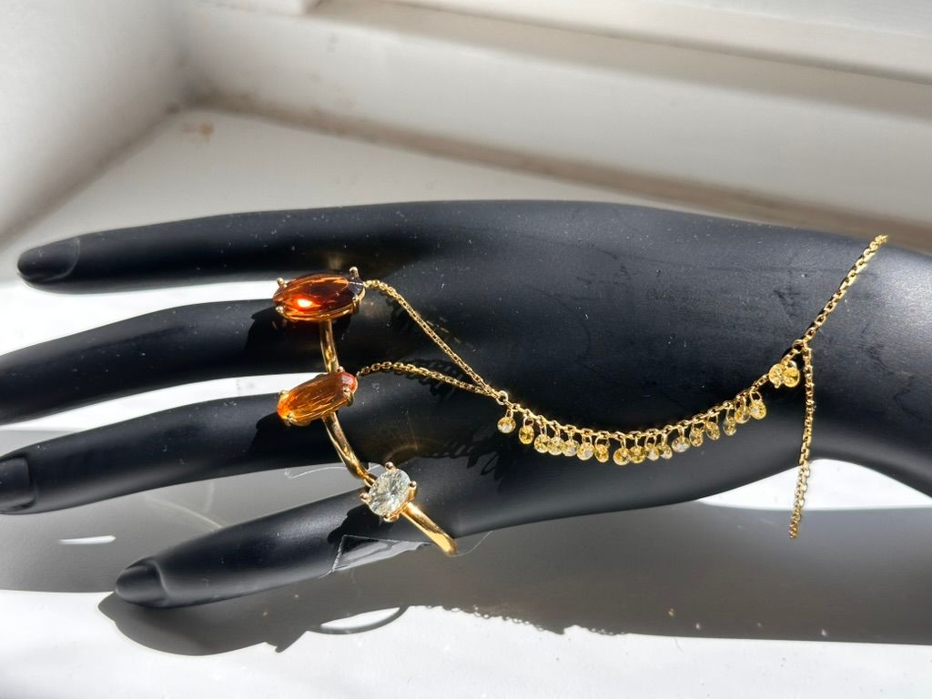 Grey free floating beads Handbracelet
