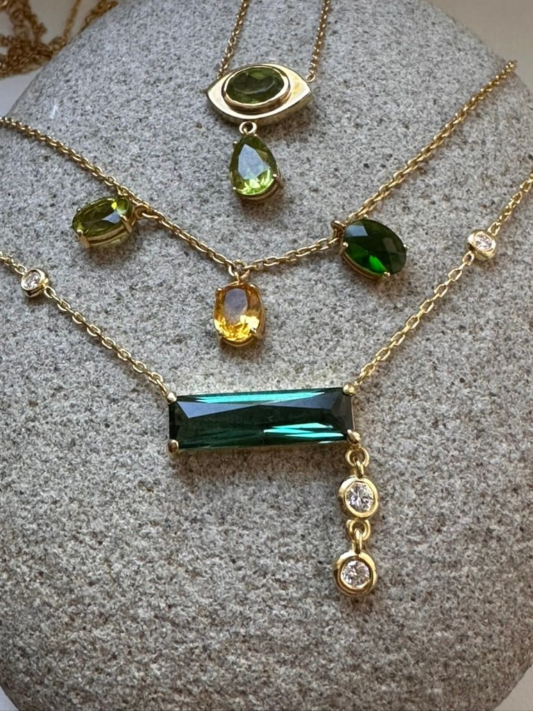 THE GREEN TOURMALINE AND DIAMONDS  Necklace