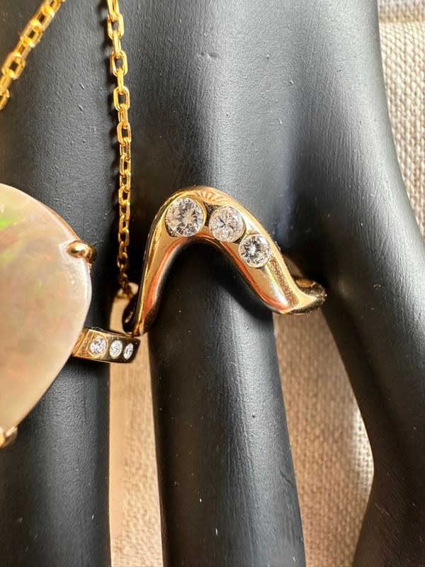 The 3 Diamond Wave Ring