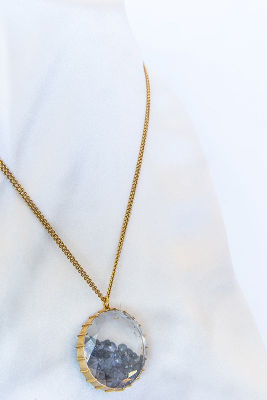 18K Yellow Gold  Blue Sapphire Shake Necklace