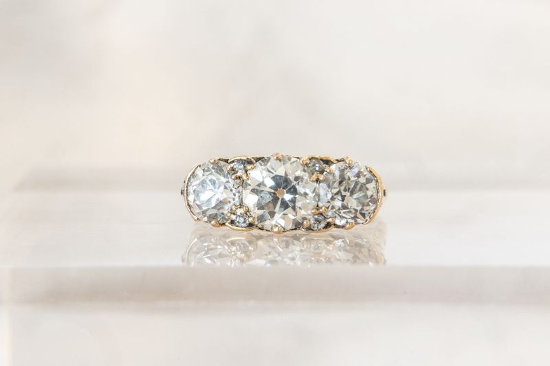 18K Yellow Gold Victorian Diamond Three-Stone Carved Half-Hoop Ring