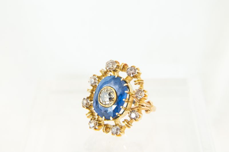 18K Yellow Gold Oval Sapphire &amp; Old Mine Cut Diamond Ring