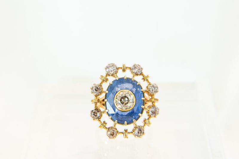 18K Yellow Gold Oval Sapphire &amp; Old Mine Cut Diamond Ring