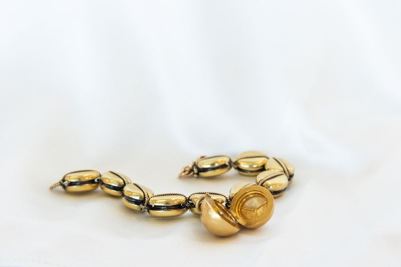 18K Yellow Gold Victorian Ball Locket Bracelet