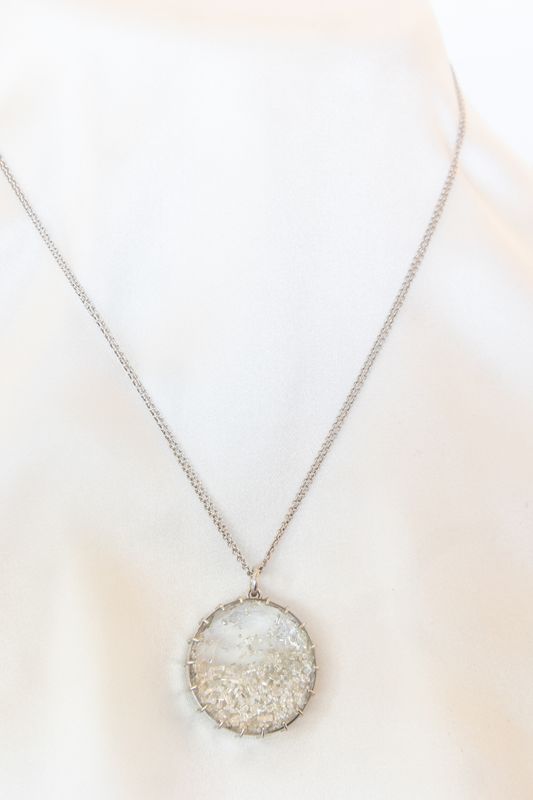 18K White Gold Diamond Shake Necklace