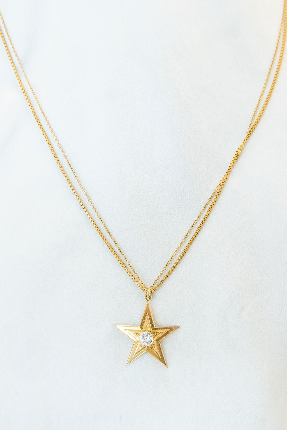 18K Yellow Gold Cushion Cut Diamond Star Necklace