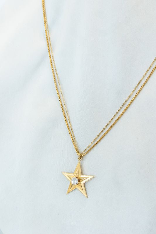 18K Yellow Gold Cushion Cut Diamond Star Necklace