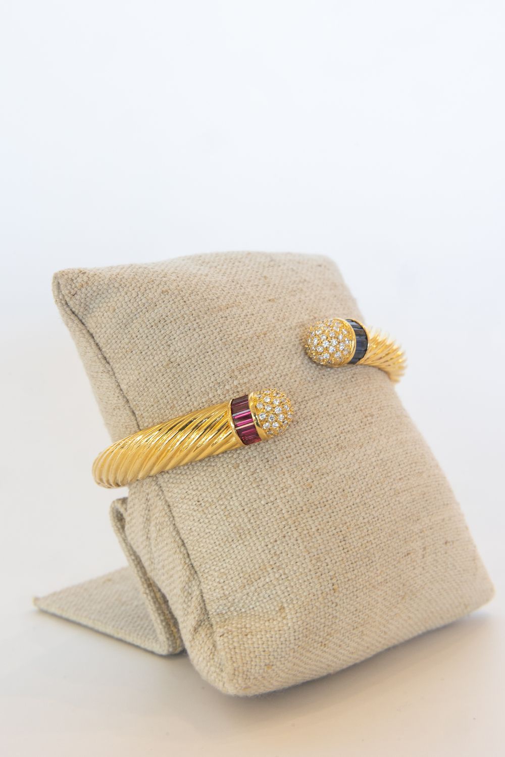 18k Yellow Gold Ruby Sapphire &amp; Diamond Fluted Cuff