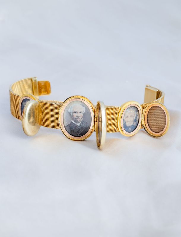 18K Gold Victorian Locket Bracelet