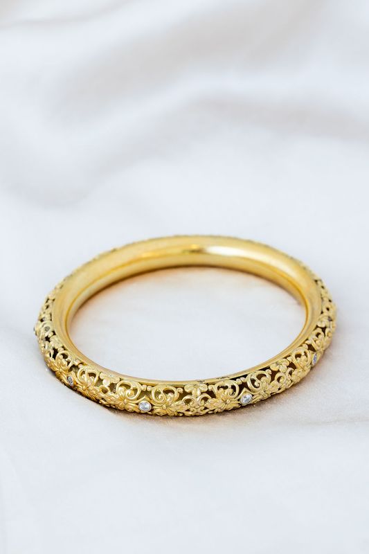 18K Yellow Gold Diamond Bangle