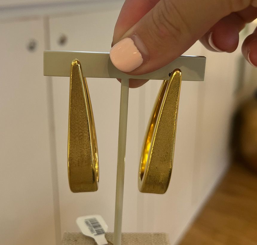 E0601 - 18K Gold Drop Hoops