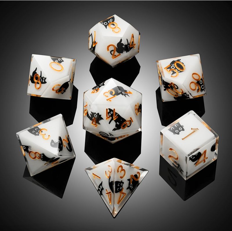 Sharp Edge Dice Set - Playful Kitty
