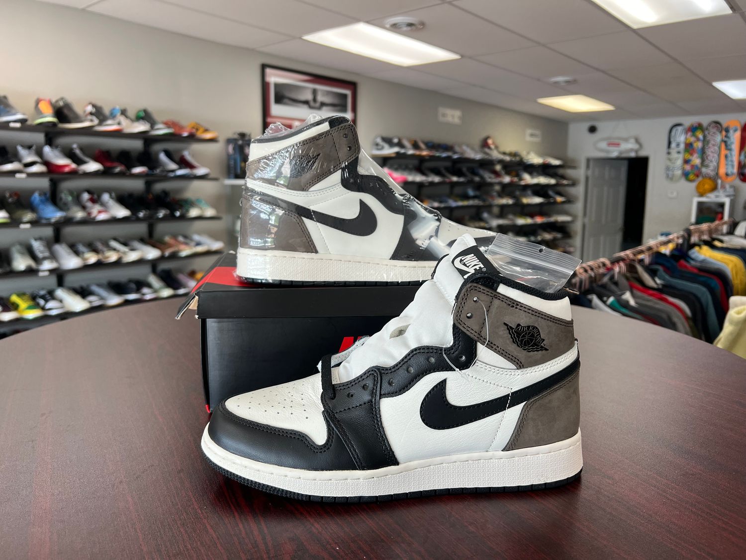 NEW AIR JORDAN 1 MOCHA