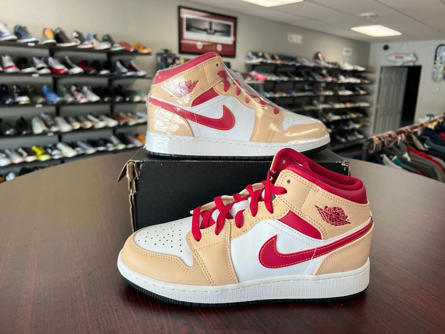 NEW AIR JORDAN 1 MID BEIGE RED