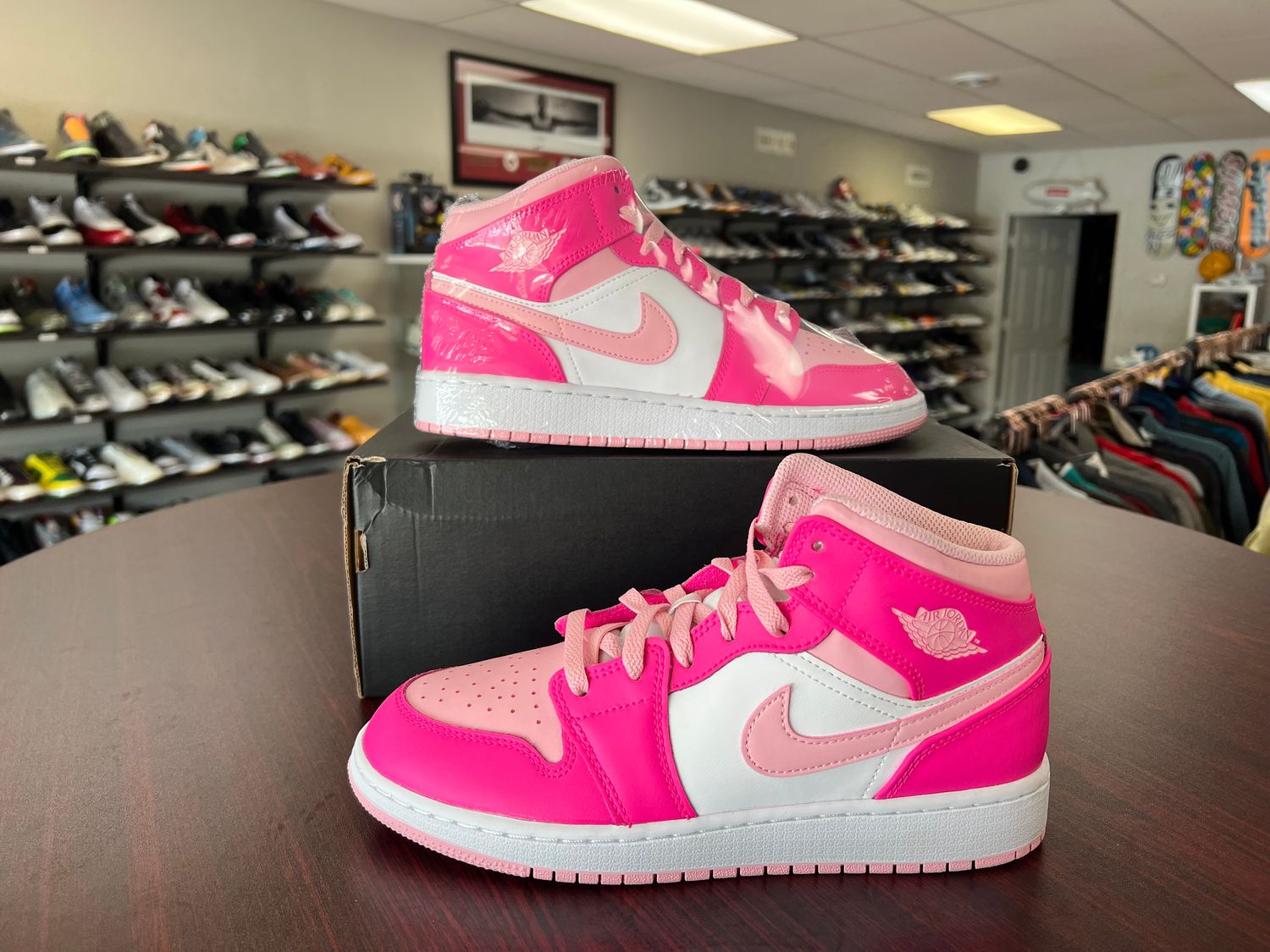 NEW AIR JORDAN 1 MID FIERCE PINK