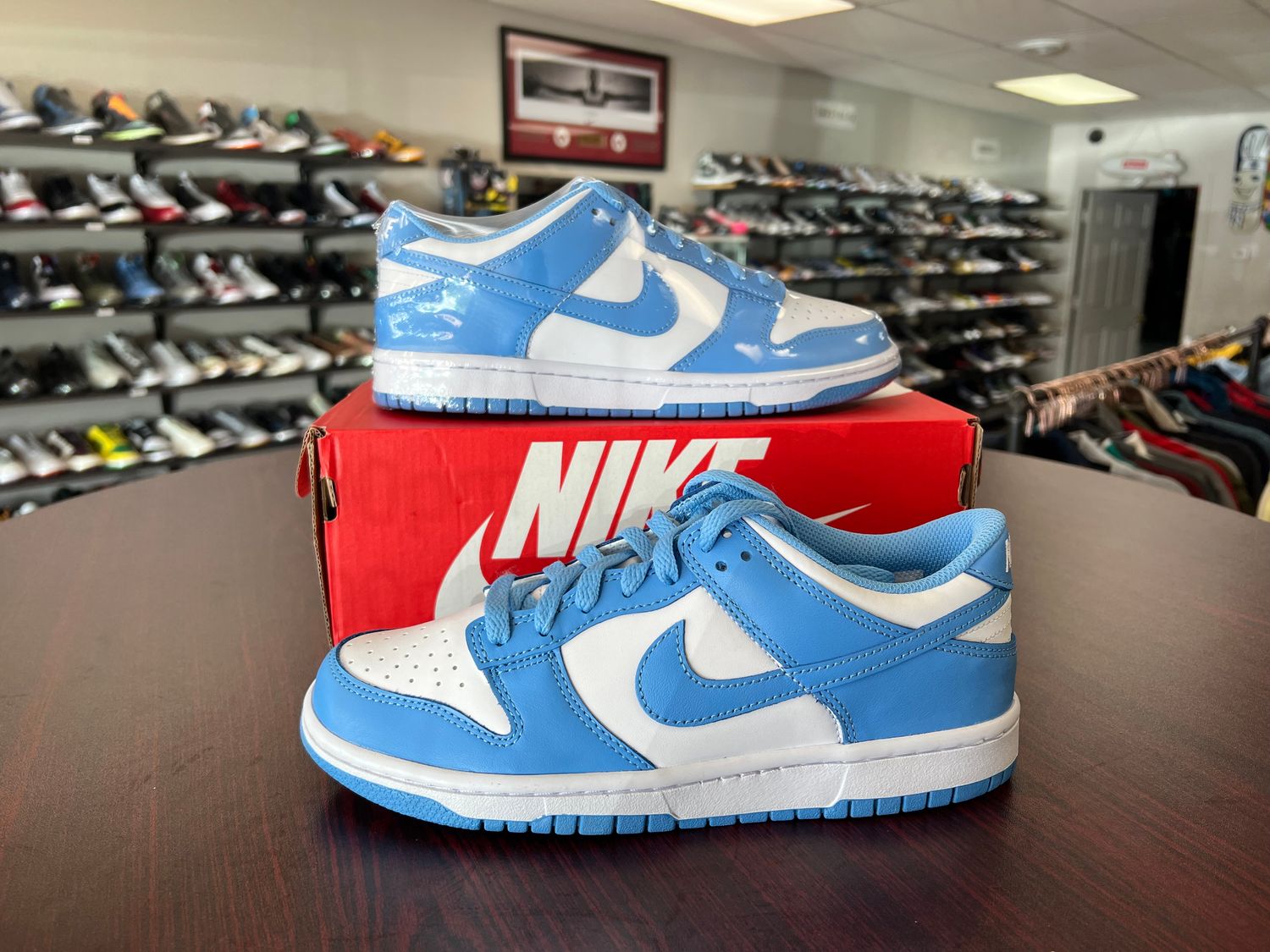 NEW NIKE DUNK LOW UNC