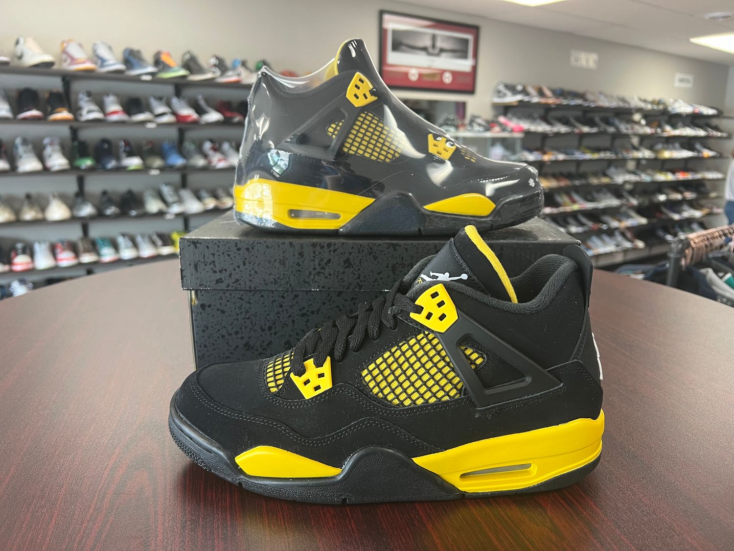 NEW AIR JORDAN 4 THUNDER 2023