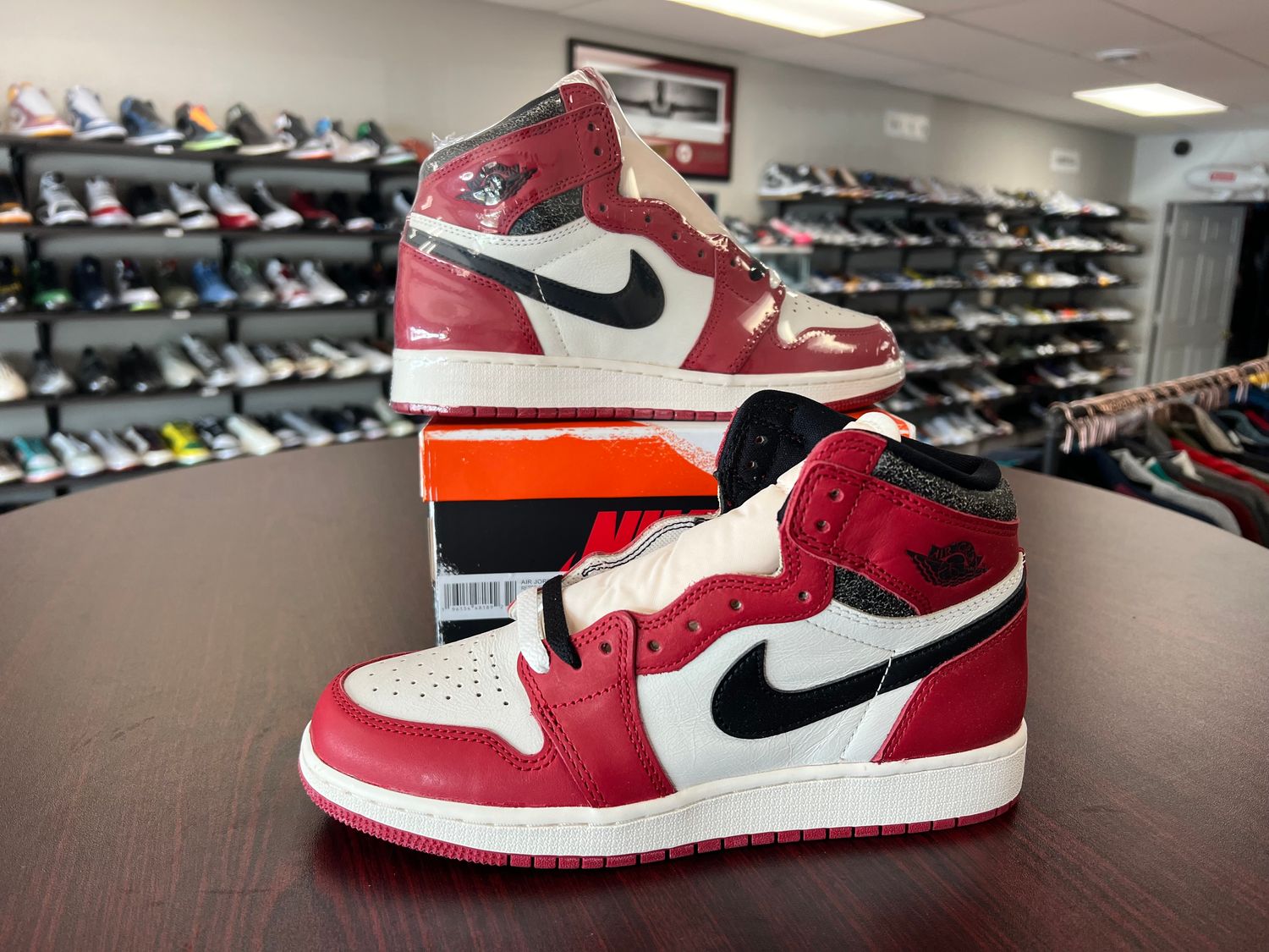 NEW AIR JORDAN 1 CHICAGO LOST AND FOUND