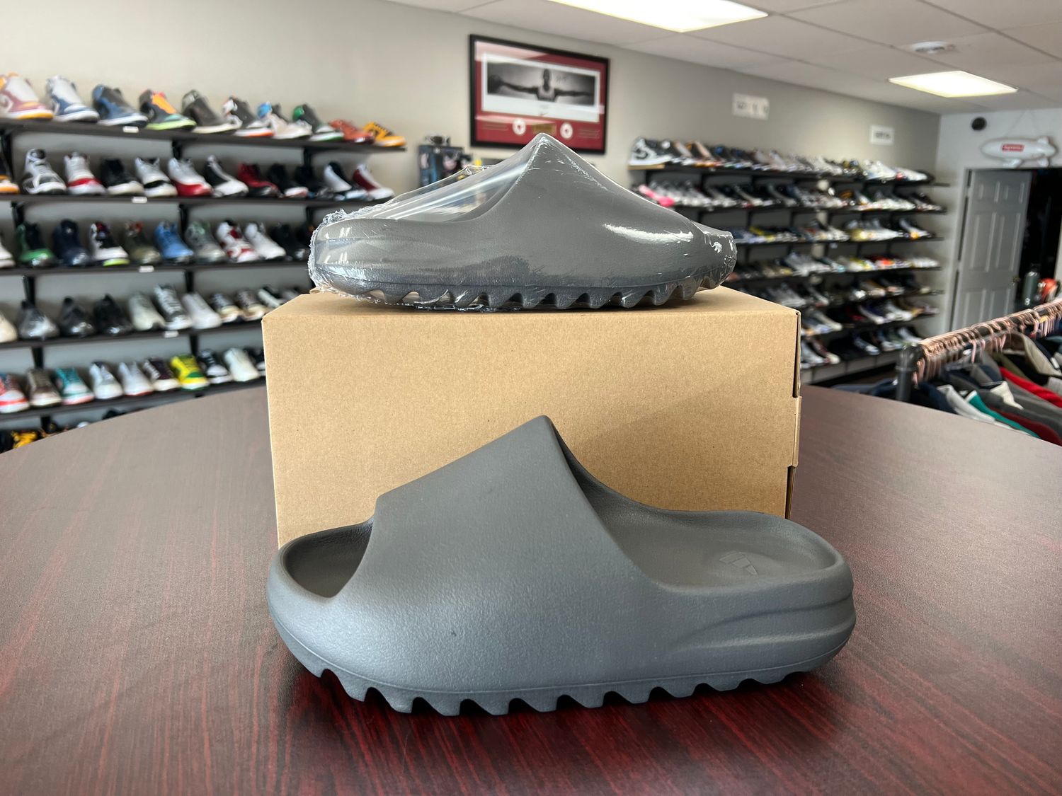 NEW ADIDAS YEEZY SLIDE GRANITE