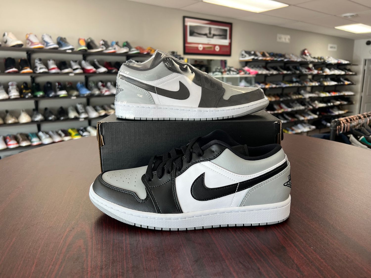 NEW AIR JORDAN 1 LOW SHADOW TOE