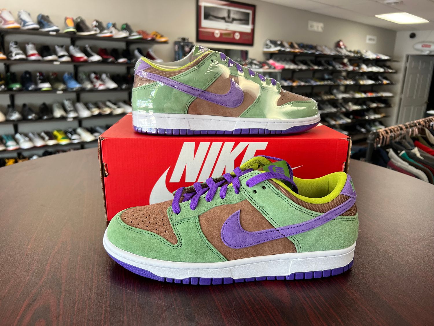 NEW NIKE DUNK LOW VENEER