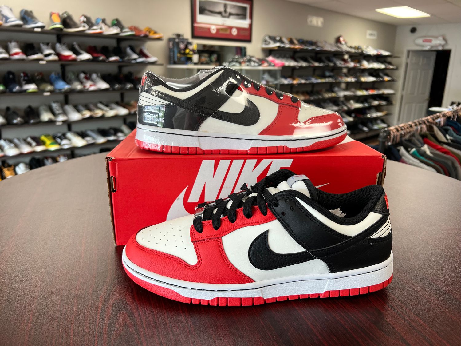 NEW NIKE DUNK LOW EMB CHICAGO
