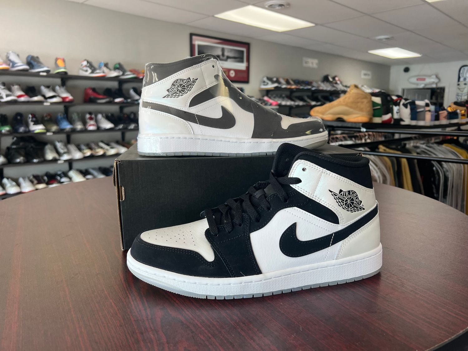 NEW AIR JORDAN 1 MID DIAMOND SHORTS