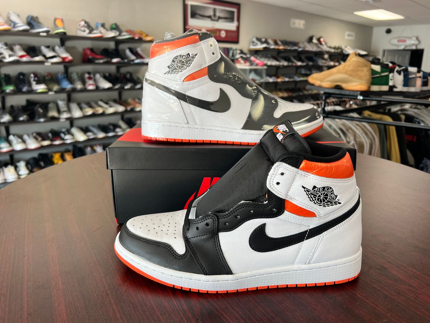 NEW AIR JORDAN 1 ELECTRO ORANGE