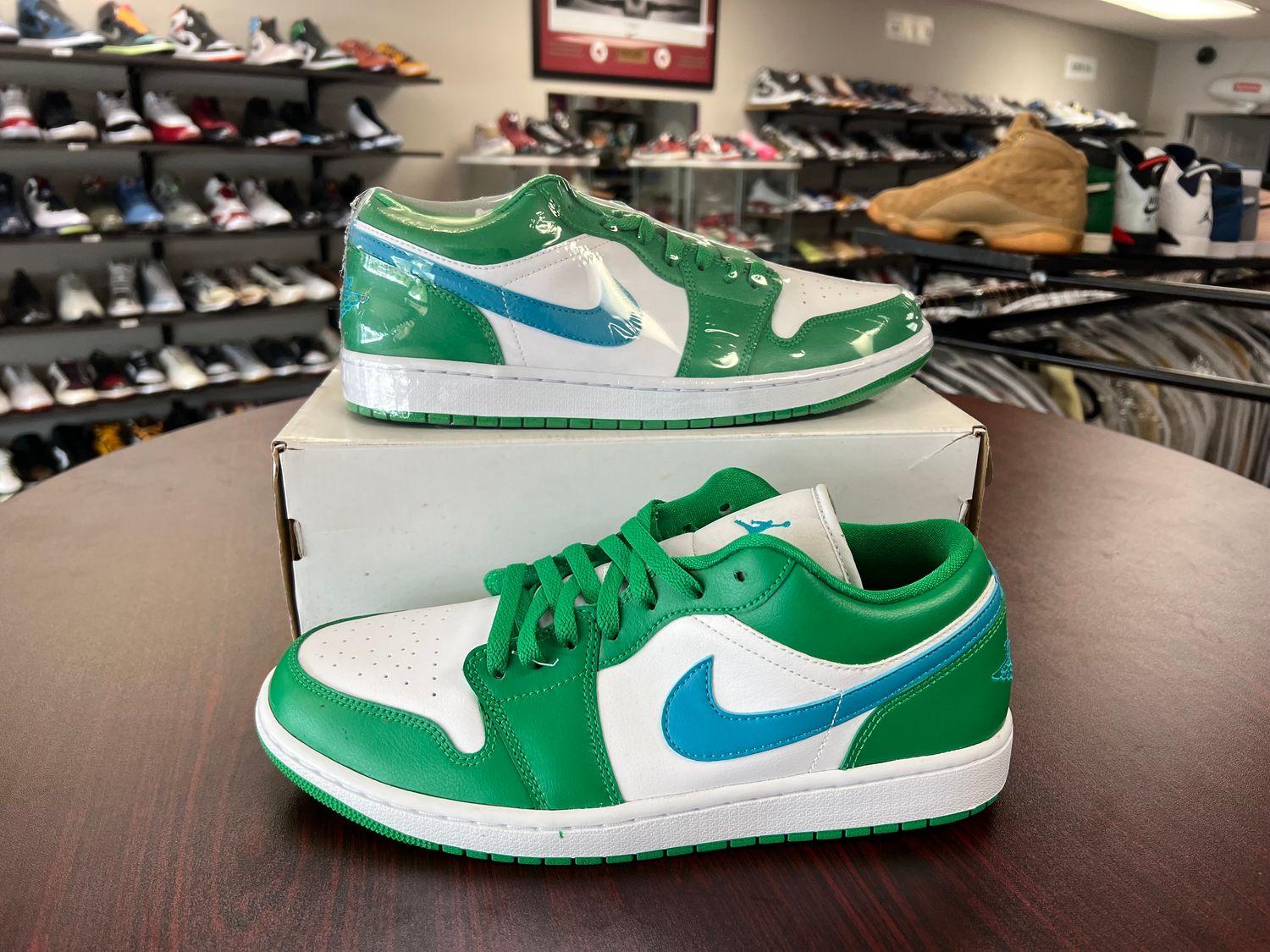 NEW AIR JORDAN 1 LOW LUCKY GREEN