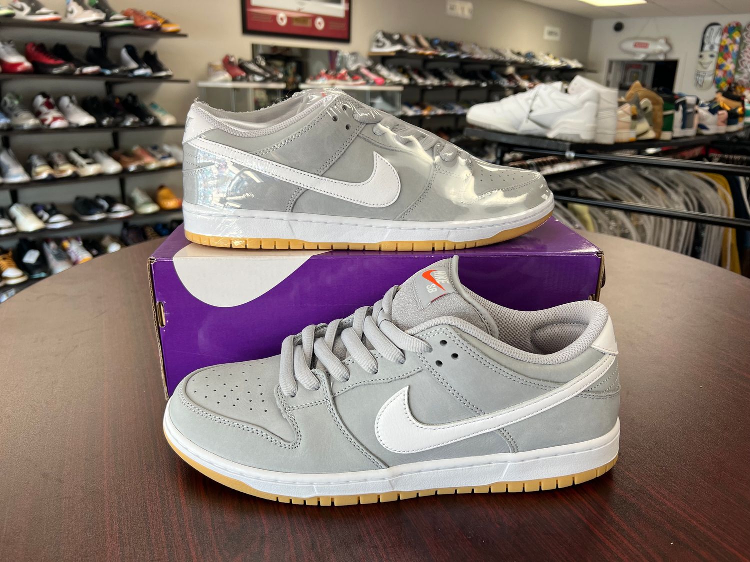 NEW NIKE SB DUNK LOW GREY GUM