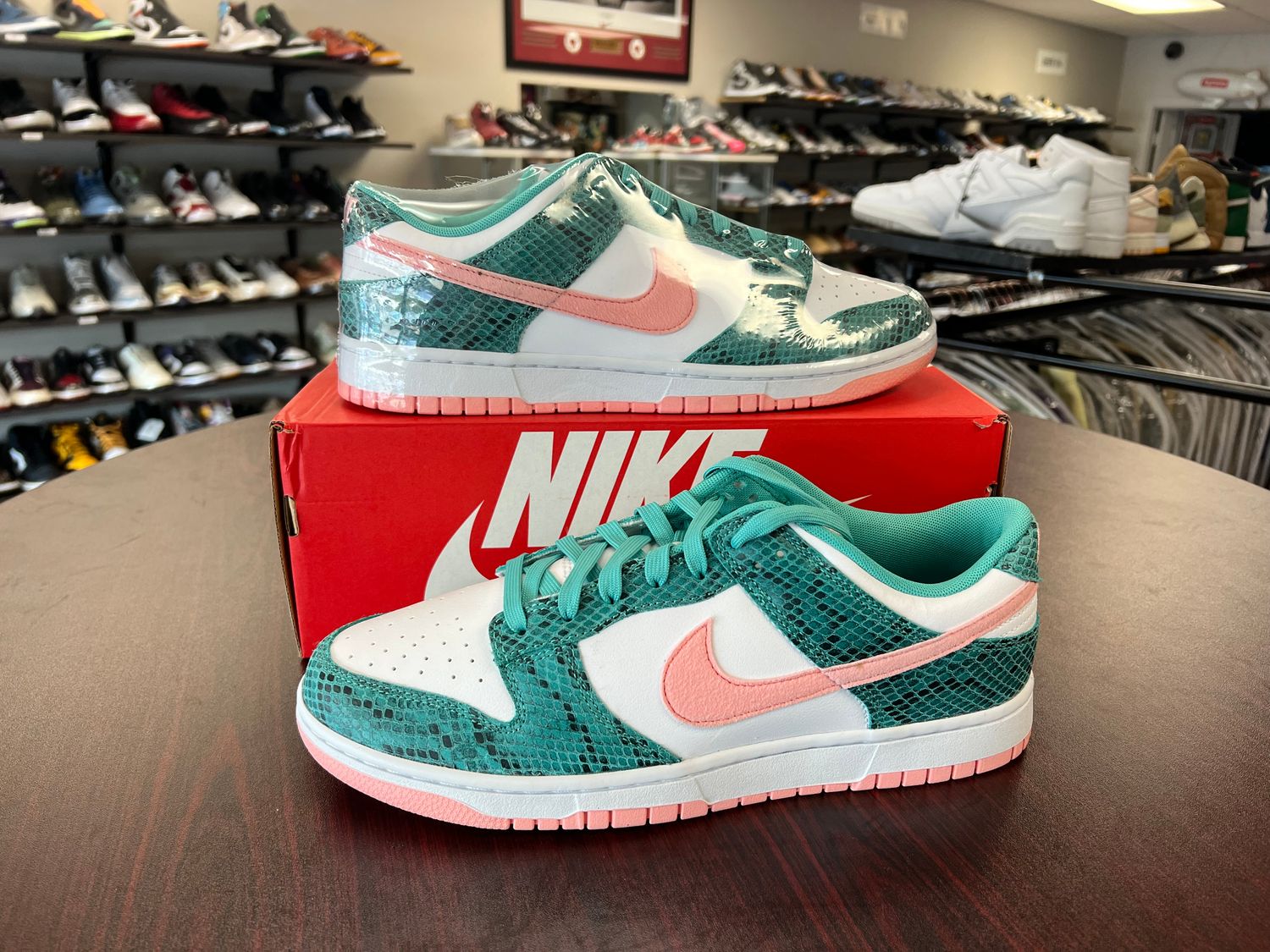 NEW NIKE DUNK LOW SNAKESKIN WSHD TEAL BLCHD CORAL