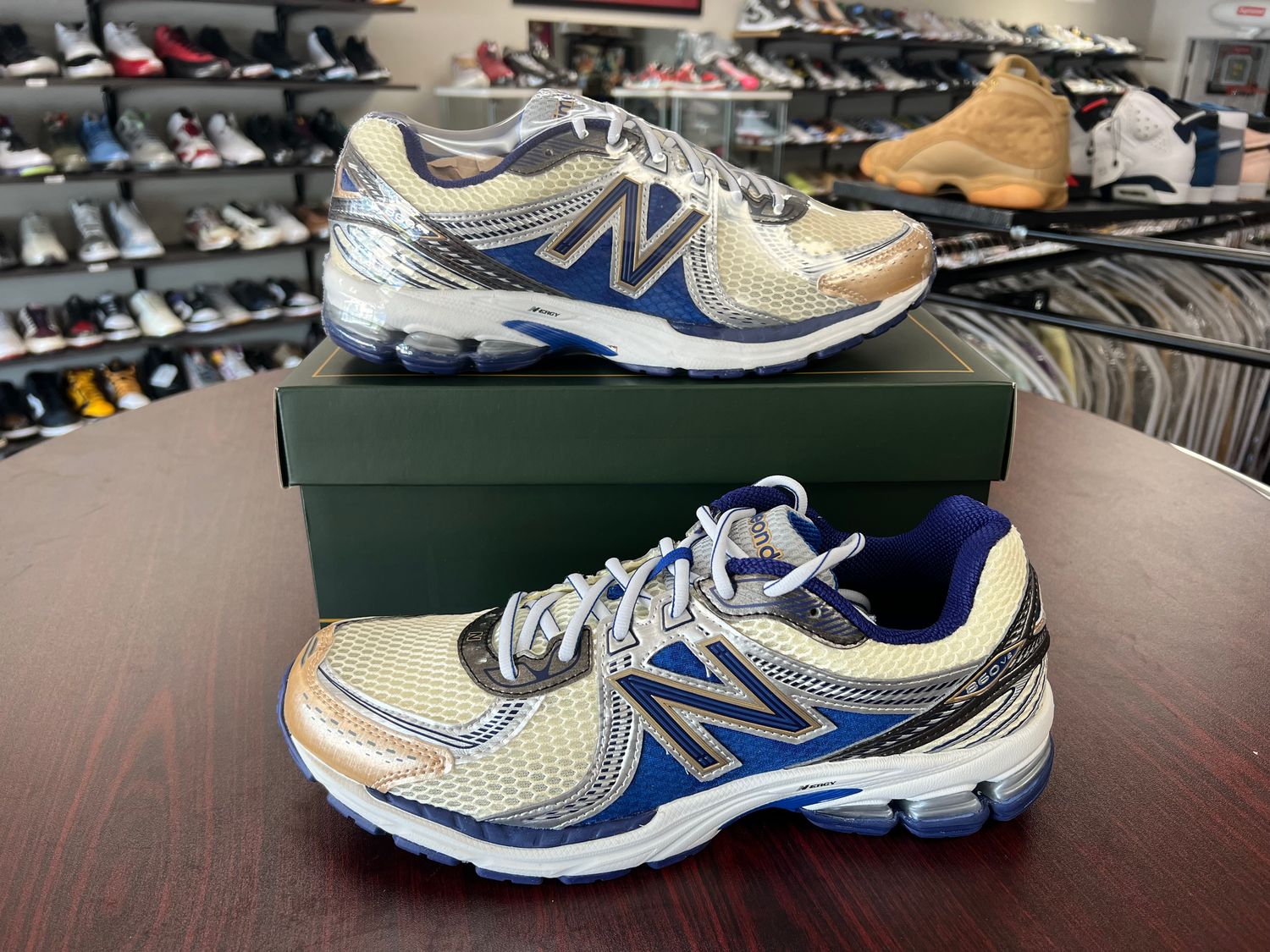 NEW NEW BALANCE 860V2 AIME LEON DORE BLUE