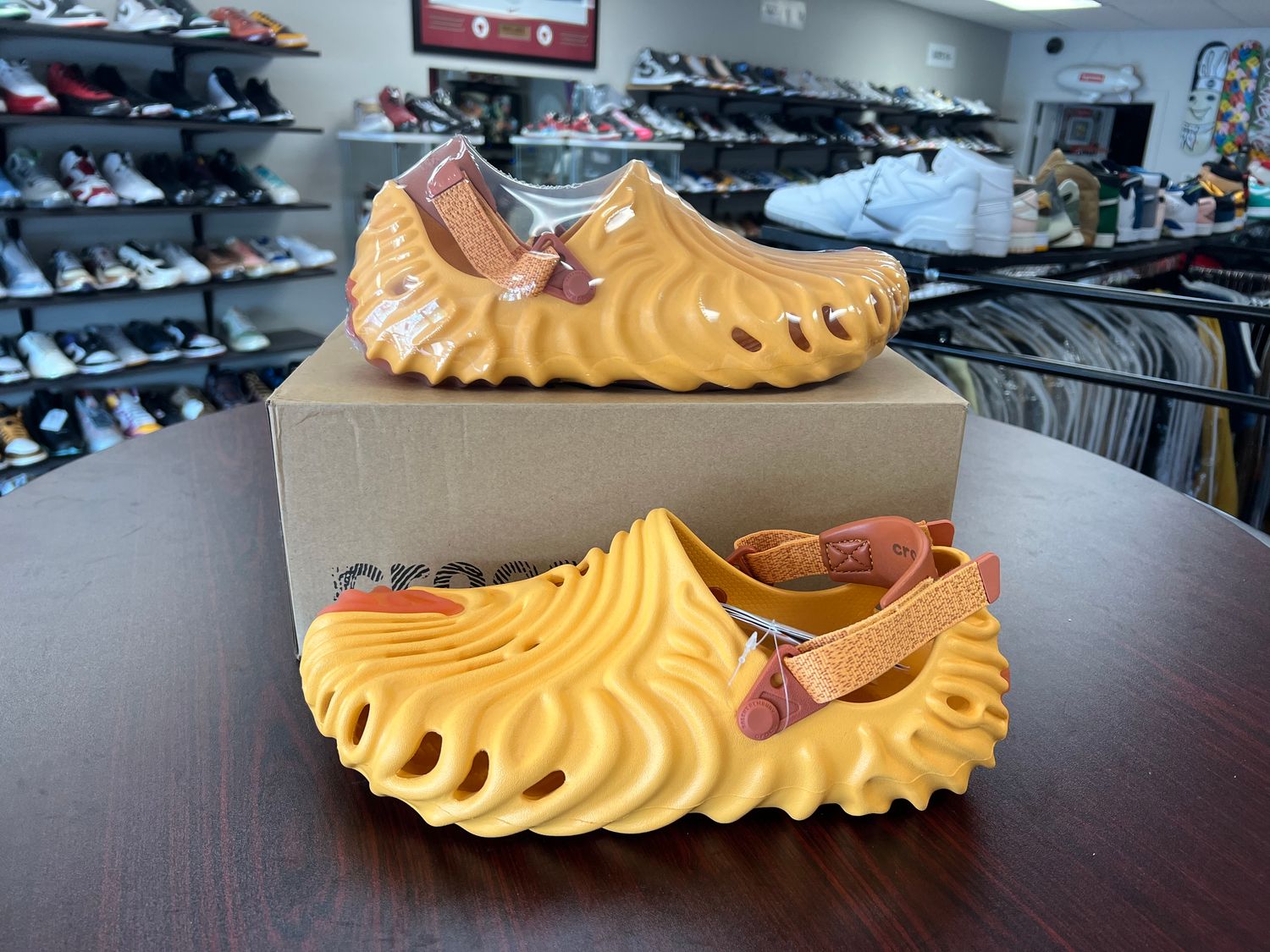 NEW CROCS CLOG SALEHE BEMBURY COBBLER