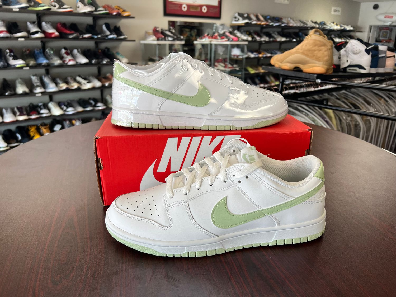 NEW NIKE DUNK LOW HONEYDEW