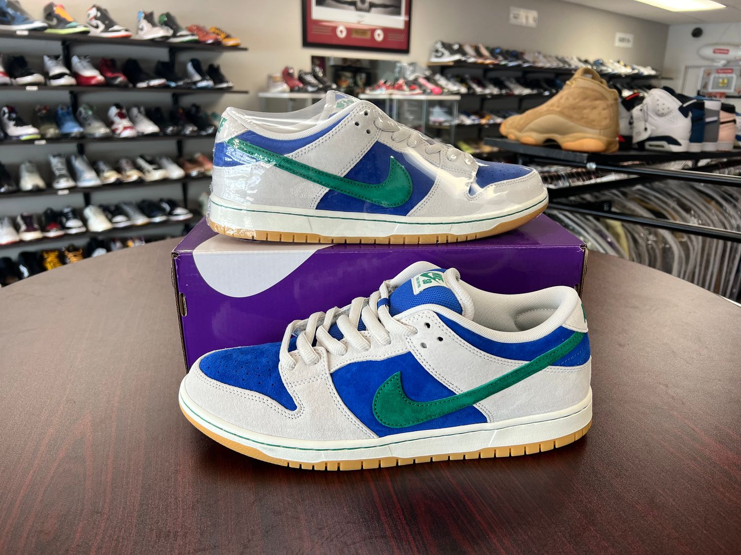NEW NIKE SB DUNK LOW HYPER ROYAL MALACHITE 