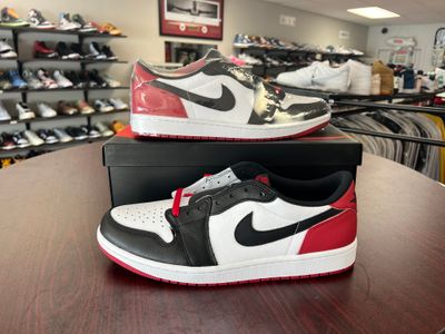 NEW AIR JORDAN 1 LOW BLACK TOE