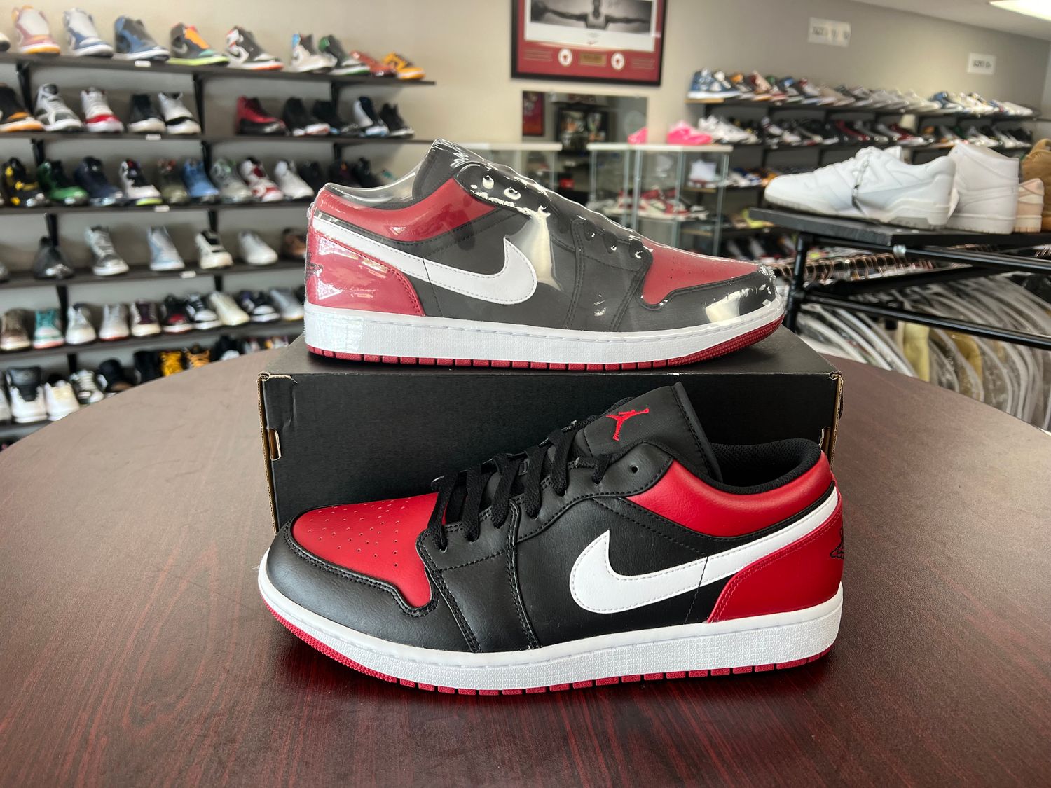 NEW AIR JORDAN 1 LOW ALTERNATE BRED TOE