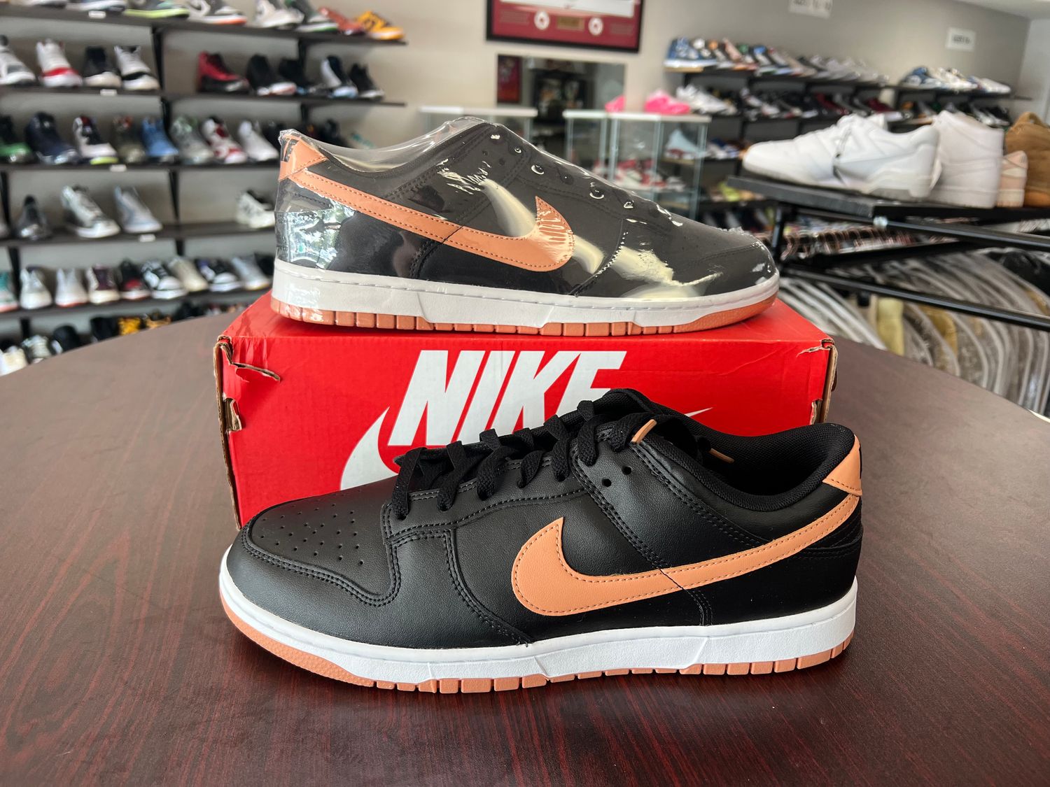 NEW NIKE DUNK LOW BLACK AMBER BROWN