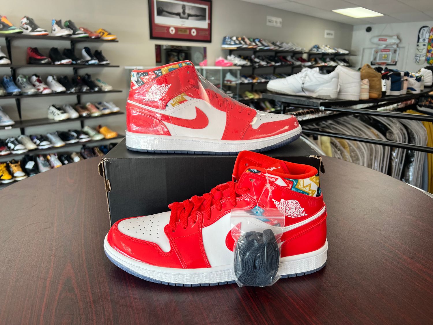 NEW AIR JORDAN 1 MID BARCELONA SWEATER