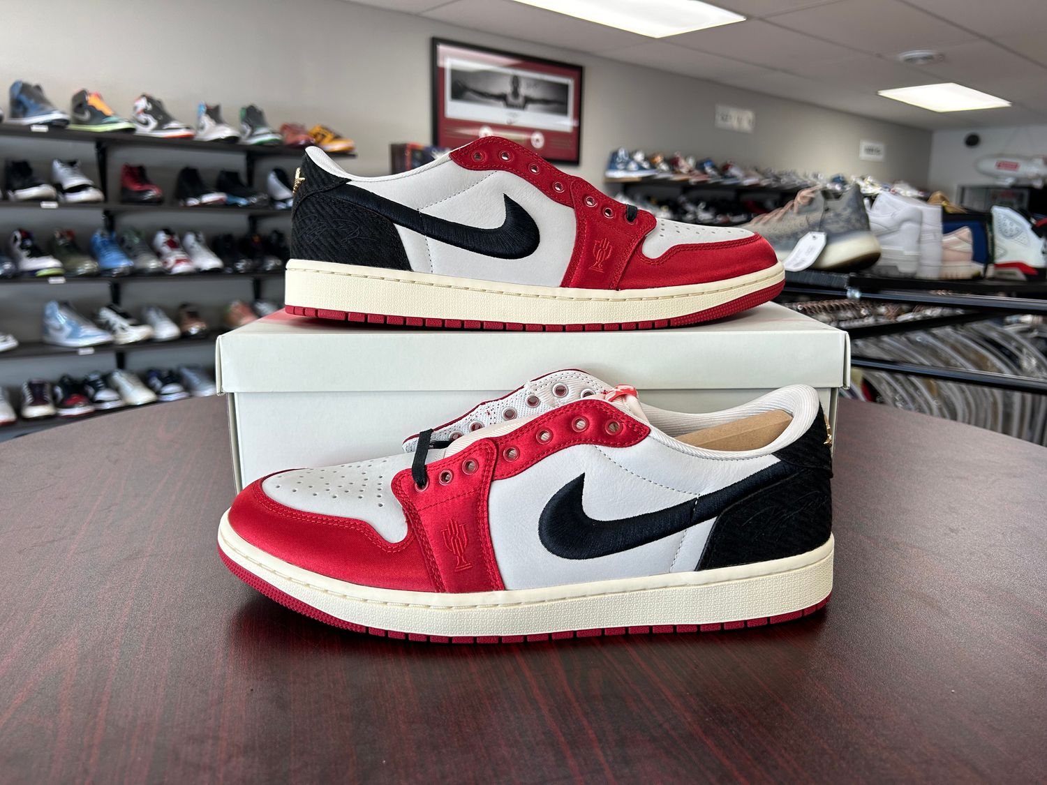NEW AIR JORDAN 1 LOW OG TROPHY ROOM AWAY