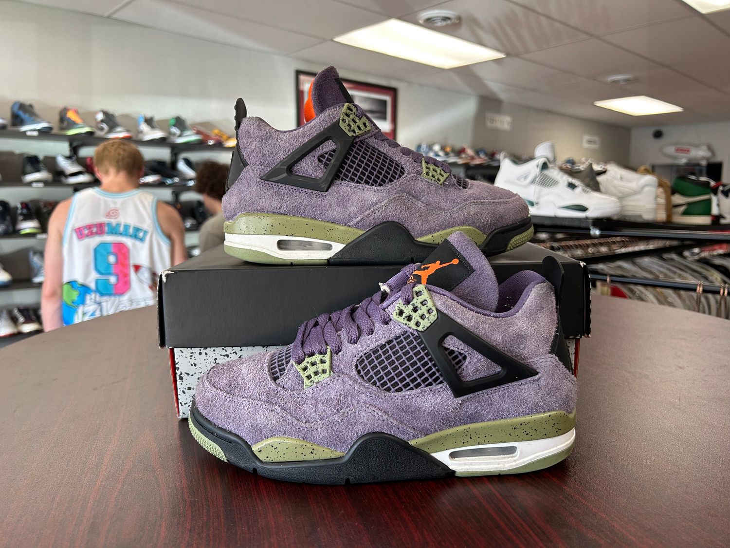 PO AIR JORDAN 4 CANYON PURPLE SIZE 7.5W