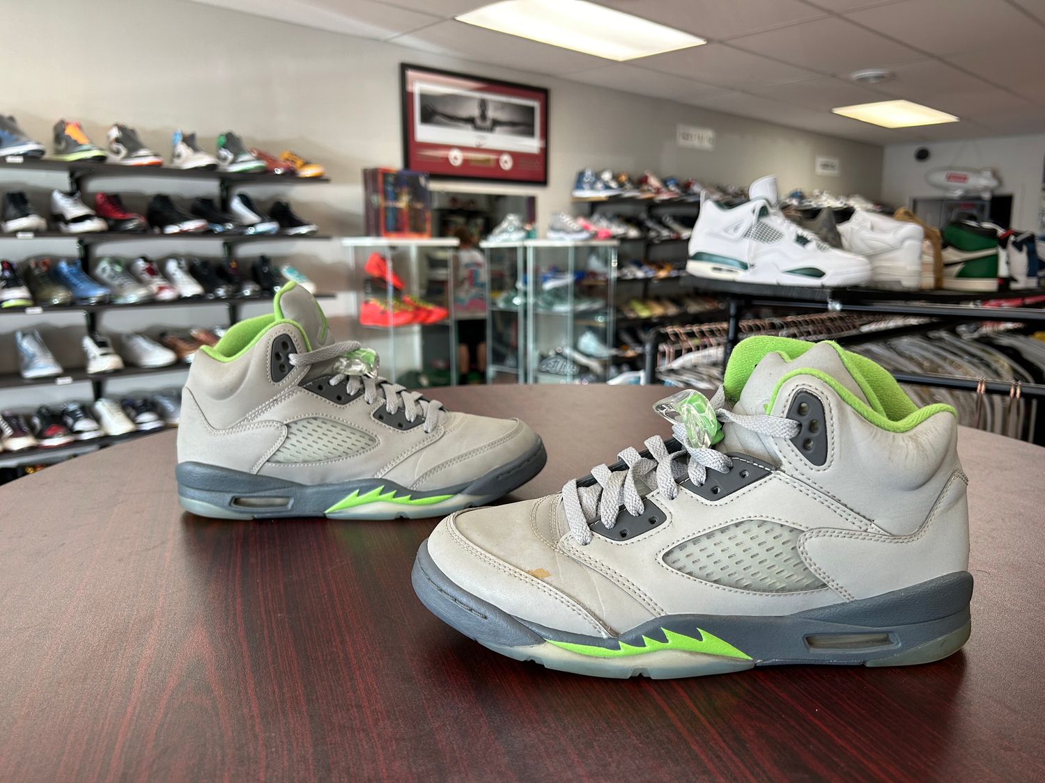 PONB AIR JORDAN 5 GREEN BEAN SIZE 7Y / 8.5W