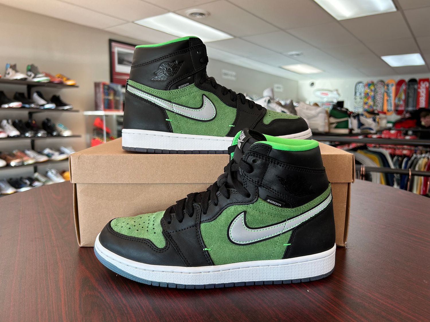 PO RB AIR JORDAN 1 ZEN GREEN SIZE 8.5